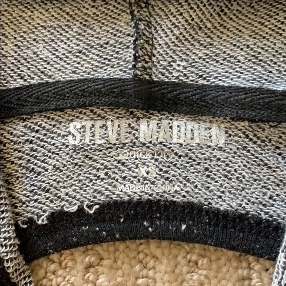 Steve Madden Sweatshirt With Back Cutout Size XS - Picture 3 of 5